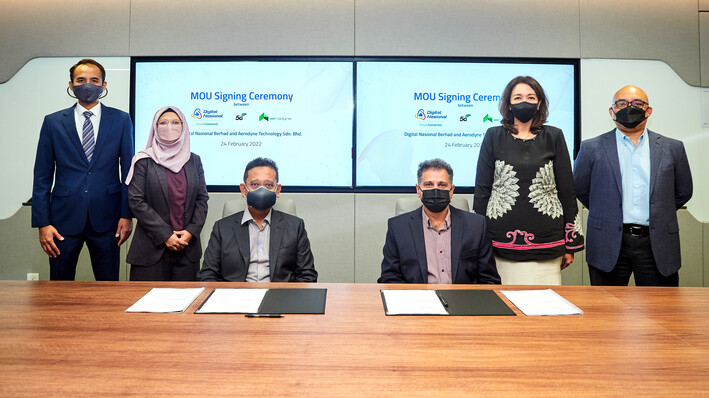 Aerodyne - Encik Zulhusni Mokhti, SVP Commercials and Key Accounts; Puan Azita Azizan, co-Founder and Group Chief Governance Officer; Encik Kamarul A Muhamed, Founder and Group CEO Digital Nasional Berhad - Mr Prem Kumar, Head, Enterprise Strategy, Puan Zuraida Jamaluddin, Chief Corporate Affairs Officer and Encik Ahmad Azuddin Mohd Zaid, Senior Manager, Oil & Gas Strategy, Enterprise Strategy. 
